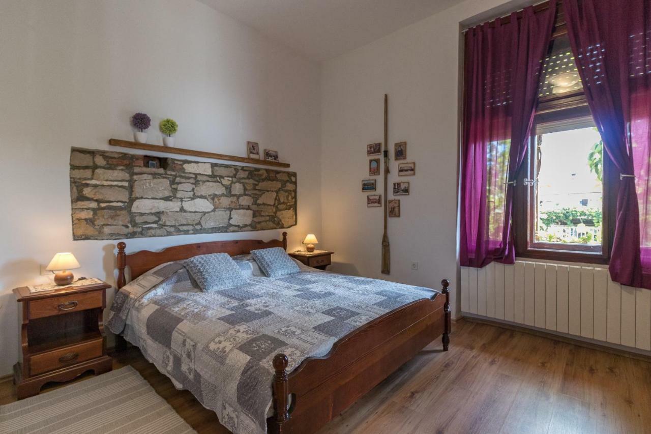 Apartment Villa Lora Pula Eksteriør billede