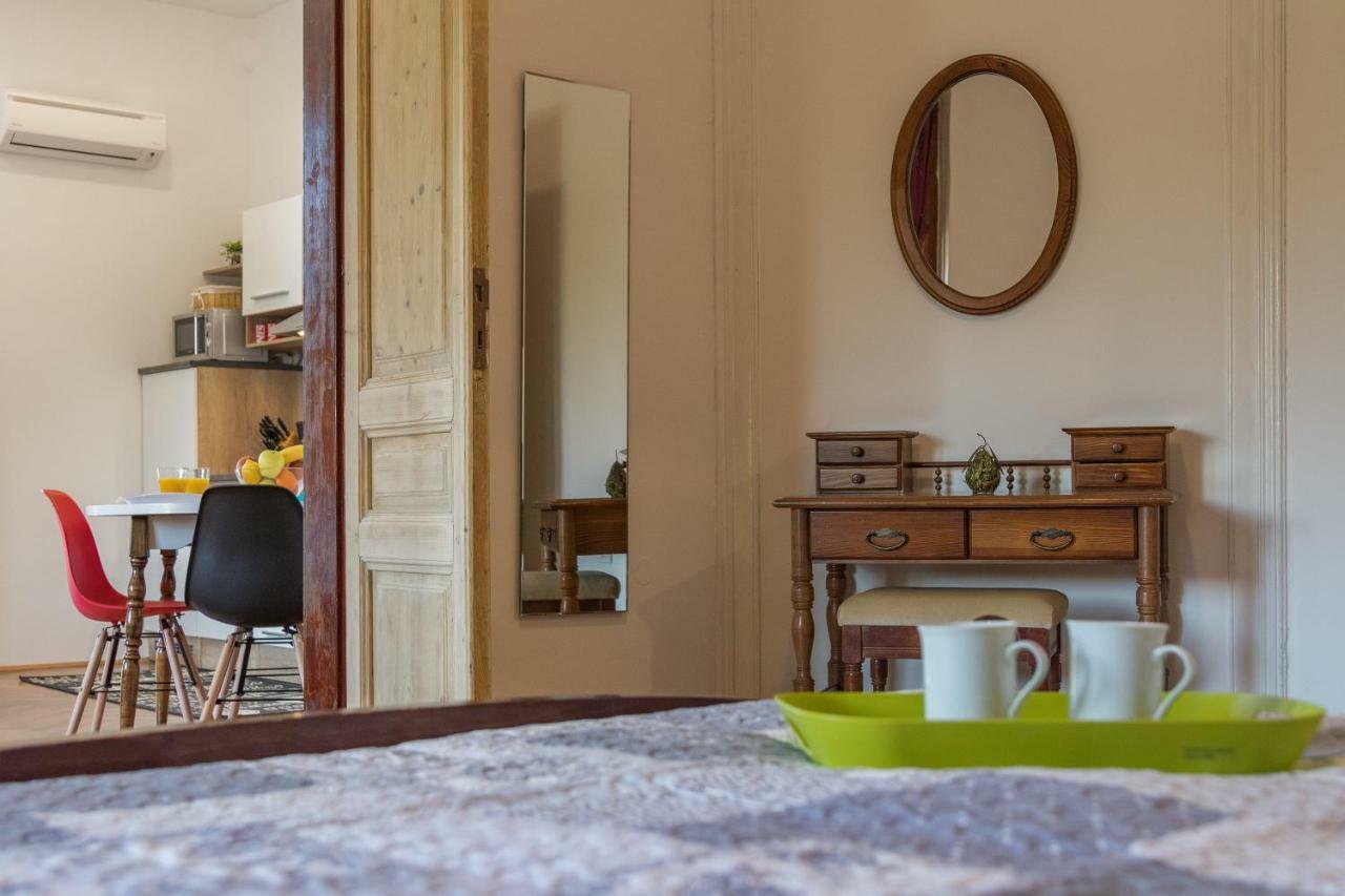 Apartment Villa Lora Pula Eksteriør billede